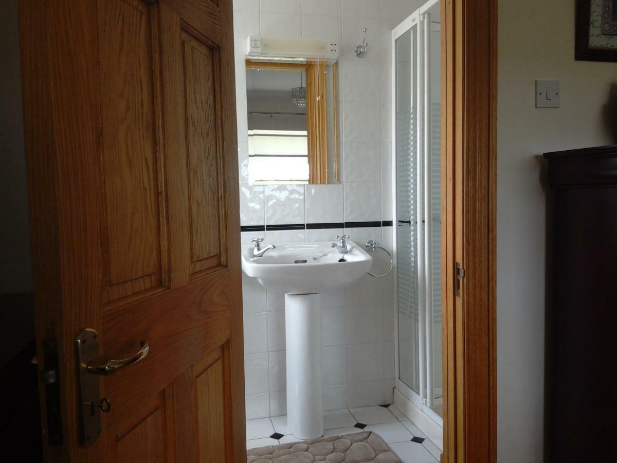 The Lodge B&B Galway Esterno foto